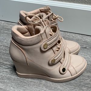 PUBLIC STORAGE TOOK ALDO tan lace-up snap on tall wedge sneakers Sz 8 38.5 boots